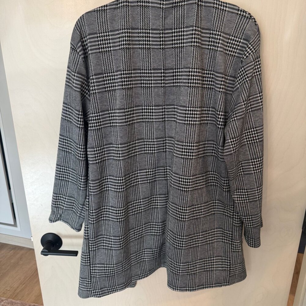 Love Tree Black & White Plaid Open Front Coat / Blazer Large - Picture 2 of 3